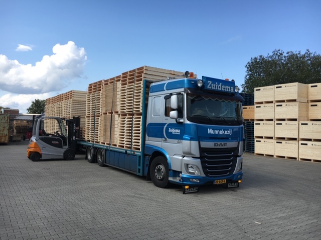 170 kisten plano per vrachtwagen.